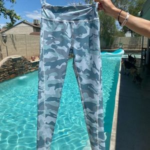 Camouflage leggings size S